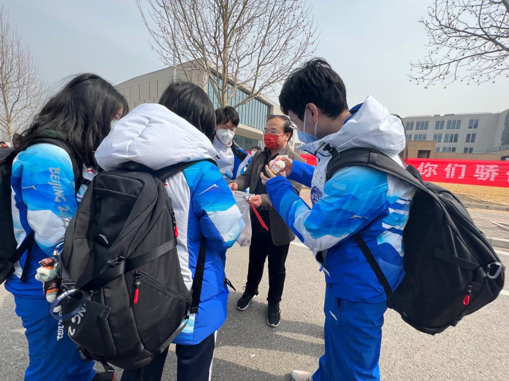 慰问志愿者 (2) 慰问志愿者 (2)