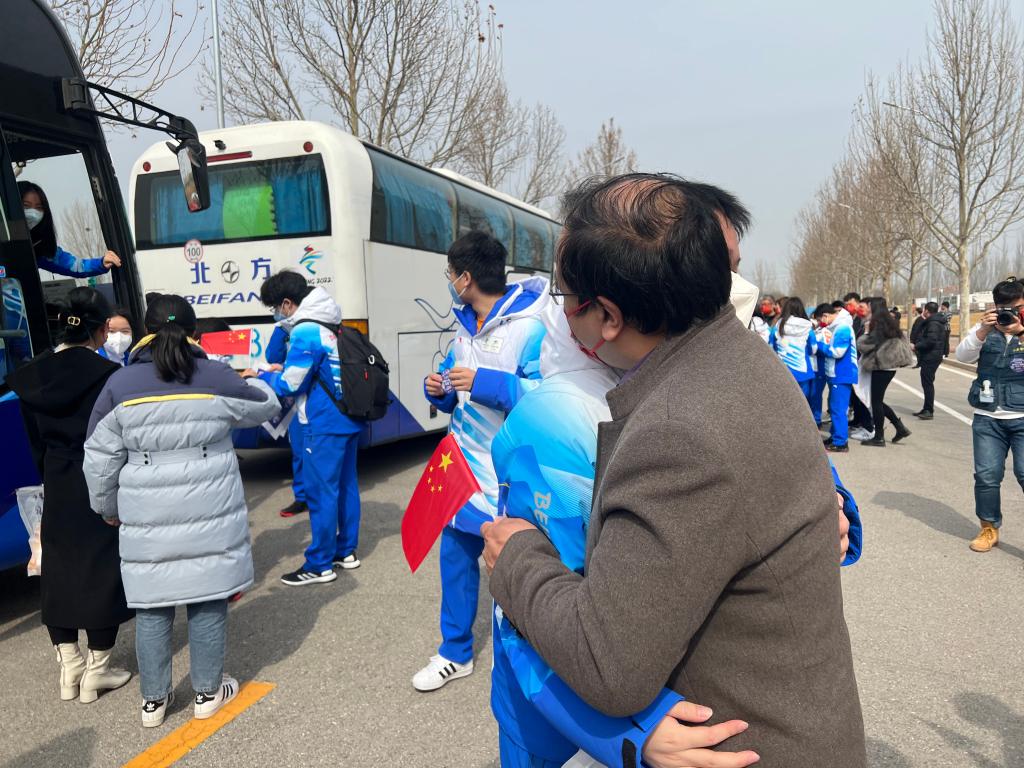 慰问志愿者 (4) 慰问志愿者 (4)